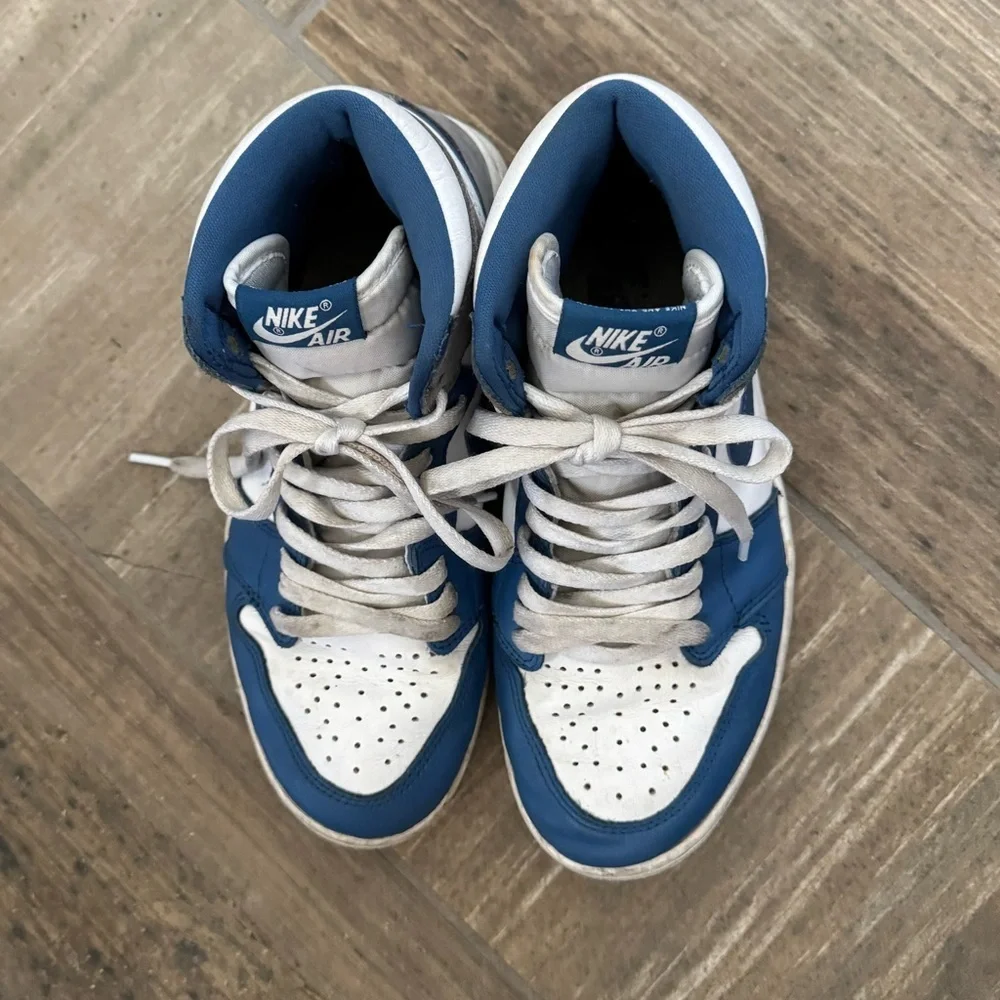 Jordan 1 Retro High OG size 7